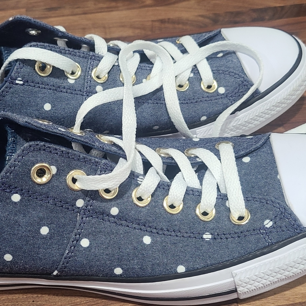 Converse womens shoes size 11